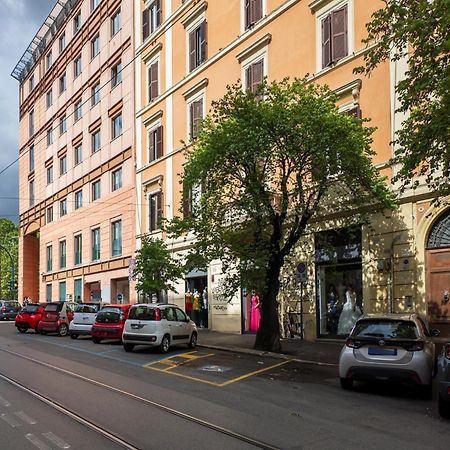 The Best Rent - Spacious One-Bedroom Apartment Near Colosseum Roma Exterior foto