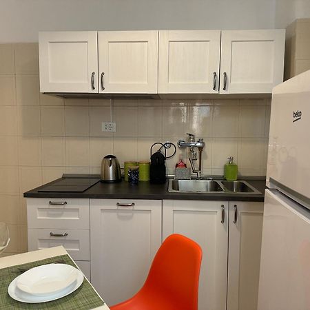 The Best Rent - Spacious One-Bedroom Apartment Near Colosseum Roma Exterior foto