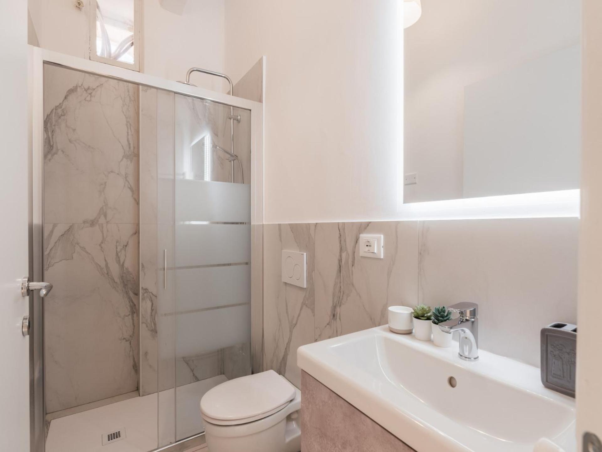 The Best Rent - Spacious One-Bedroom Apartment Near Colosseum Roma Exterior foto