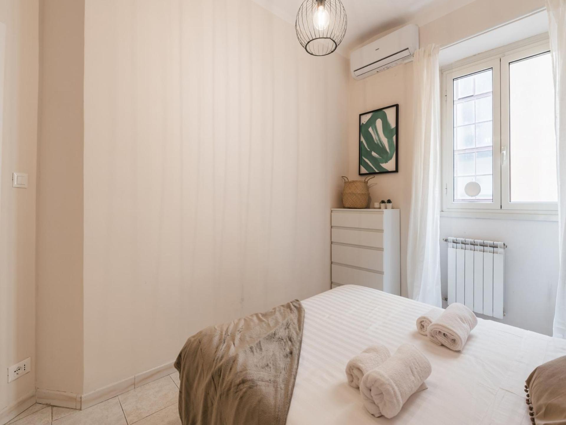 The Best Rent - Spacious One-Bedroom Apartment Near Colosseum Roma Exterior foto