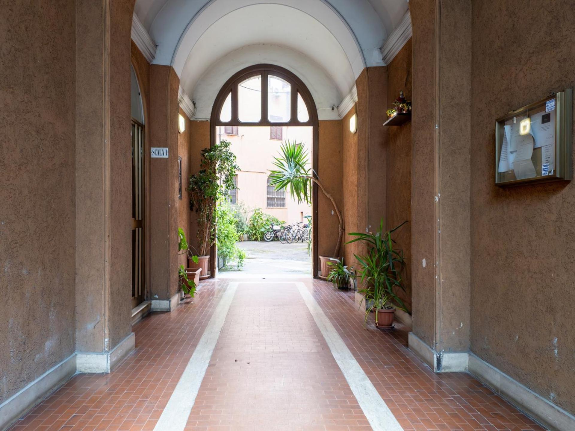 The Best Rent - Spacious One-Bedroom Apartment Near Colosseum Roma Exterior foto